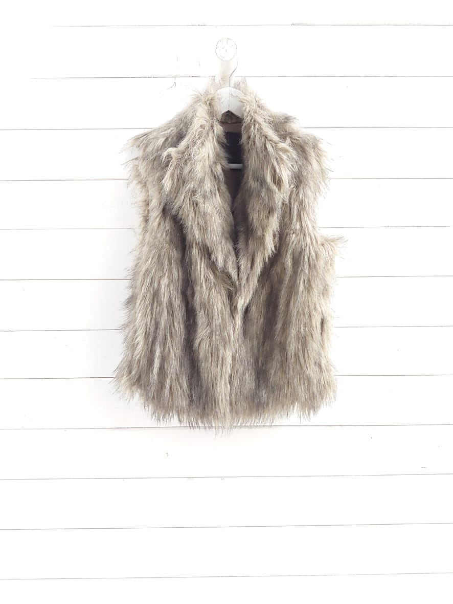 Calvin Klein — Fake Fur Chaqueta sin Mangas · Talla M